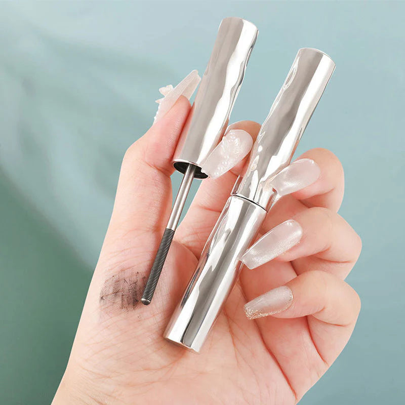 Long-Lasting Curl and Definition Mascara