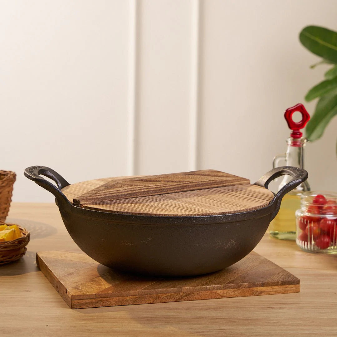 Cast Iron Oven Pot