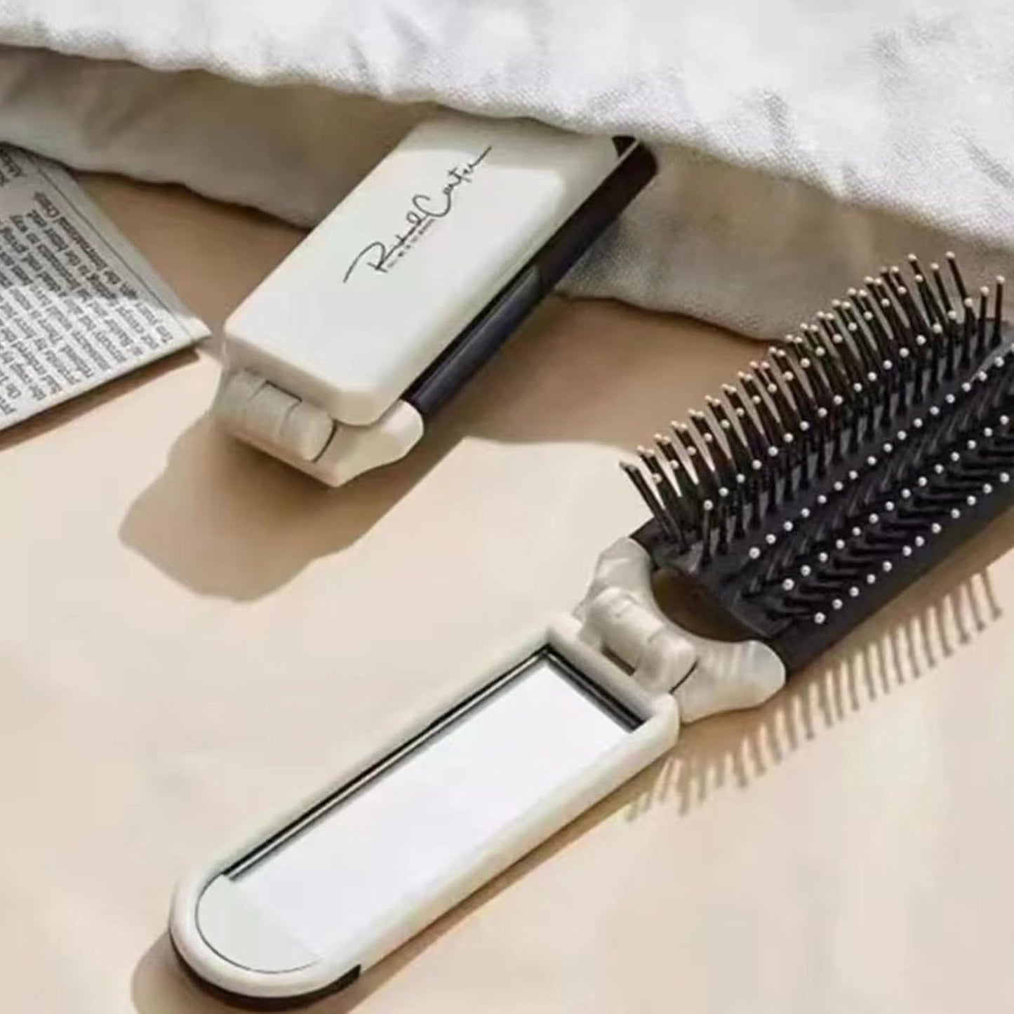 Folded Hair Comb with Built-in Mirror
